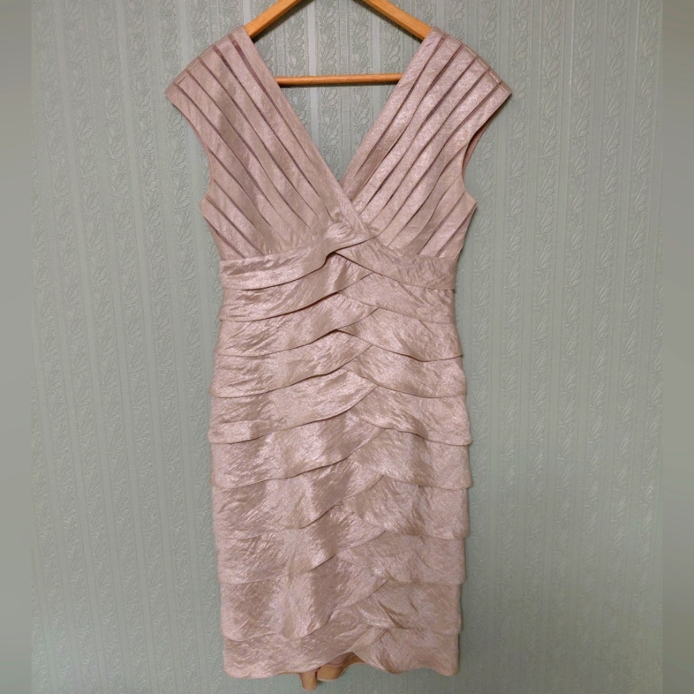 ADRIANNA PAPELL Gold Ruched Sheath Midi Dress